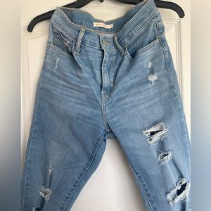 LEVI 720 HIGH RISE SUPER SKINNY Size 28